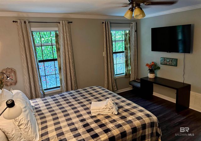 1302 Oak Street, Daphne, AL 36526