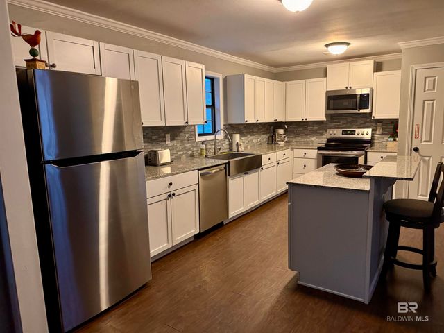 1302 Oak Street, Daphne, AL 36526