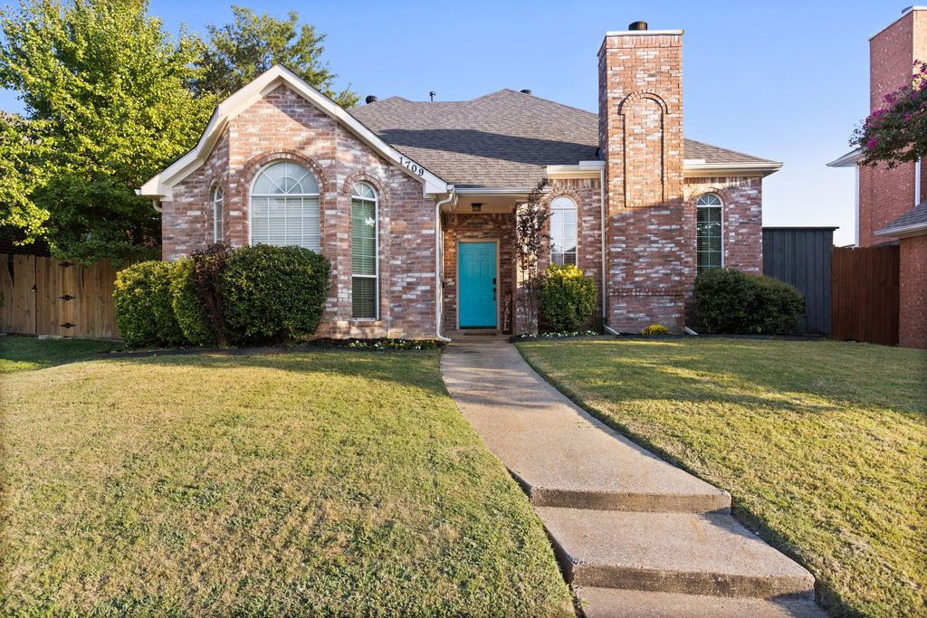 1709 Northampton Drive, Rowlett, TX 75089