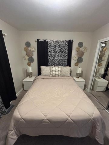 9229 OVERLOOK DRIVE, Tampa, FL 33617