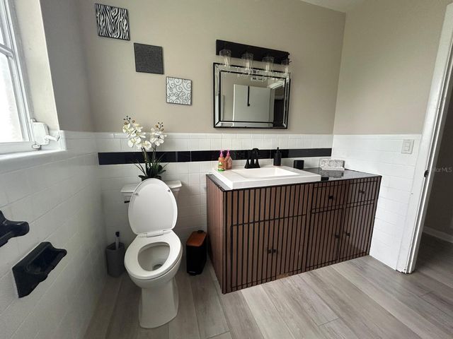 9229 OVERLOOK DRIVE, Tampa, FL 33617