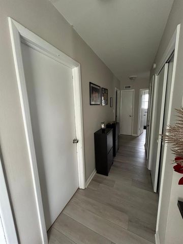 9229 OVERLOOK DRIVE, Tampa, FL 33617