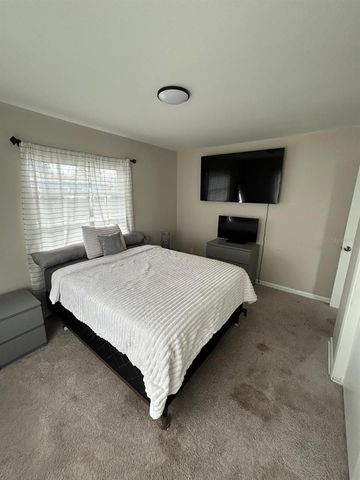 9229 OVERLOOK DRIVE, Tampa, FL 33617