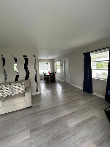 9229 OVERLOOK DRIVE, Tampa, FL 33617