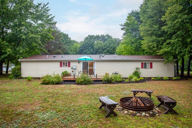 67725 N Ridgewood Drive, South Haven, MI 49090