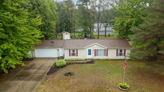 67725 N Ridgewood Drive, South Haven, MI 49090