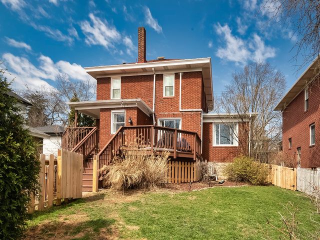 301 Arden Rd, Mt Lebanon, PA 15216