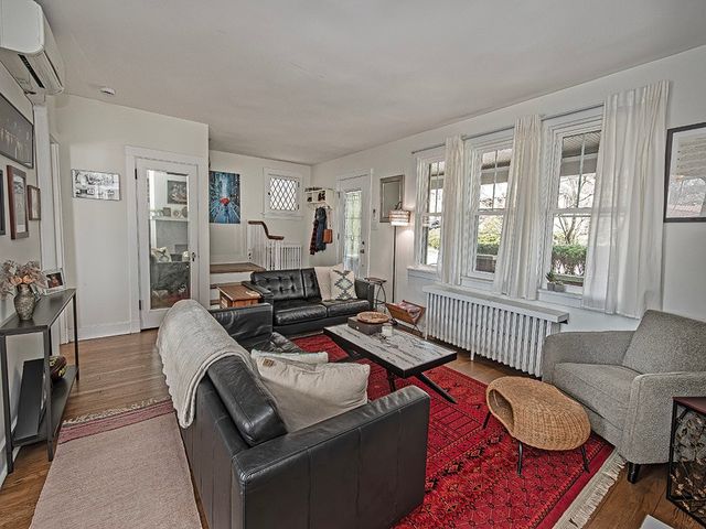 301 Arden Rd, Mt Lebanon, PA 15216