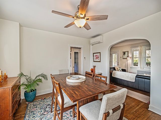 301 Arden Rd, Mt Lebanon, PA 15216