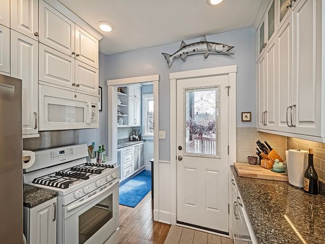 301 Arden Rd, Mt Lebanon, PA 15216