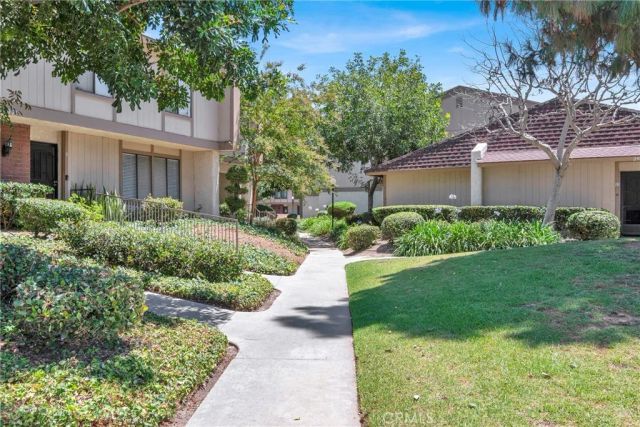 2993 N Cottonwood 13, Orange, CA 92865