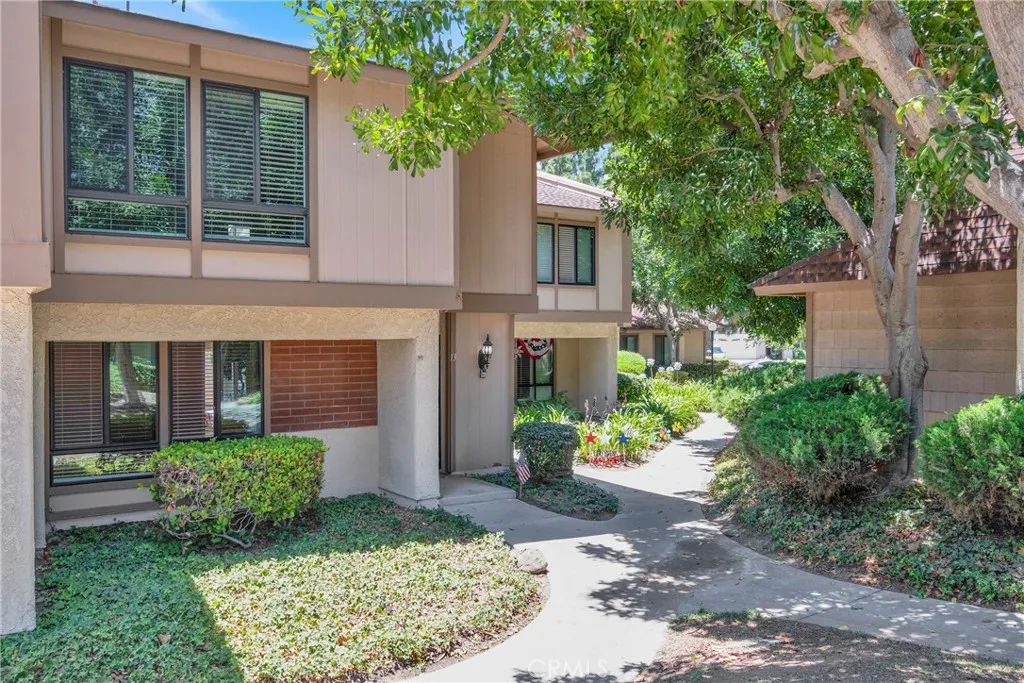 2993 N Cottonwood 13, Orange, CA 92865