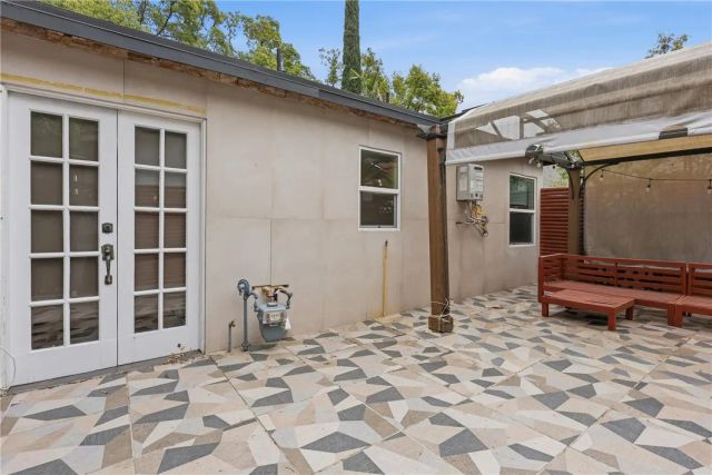 261 N Oak, Pasadena, CA 91107