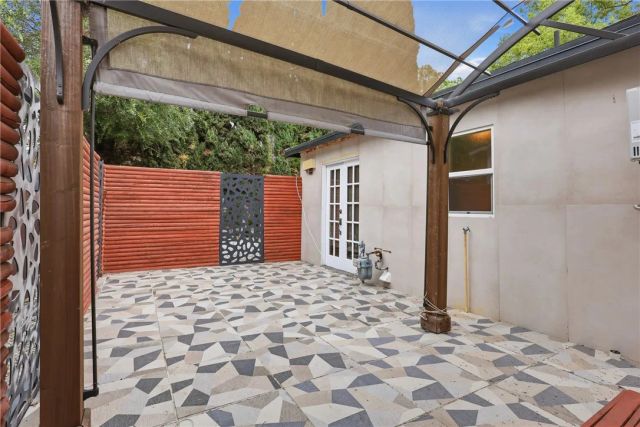 261 N Oak, Pasadena, CA 91107