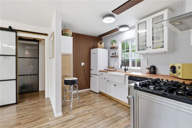 261 N Oak, Pasadena, CA 91107