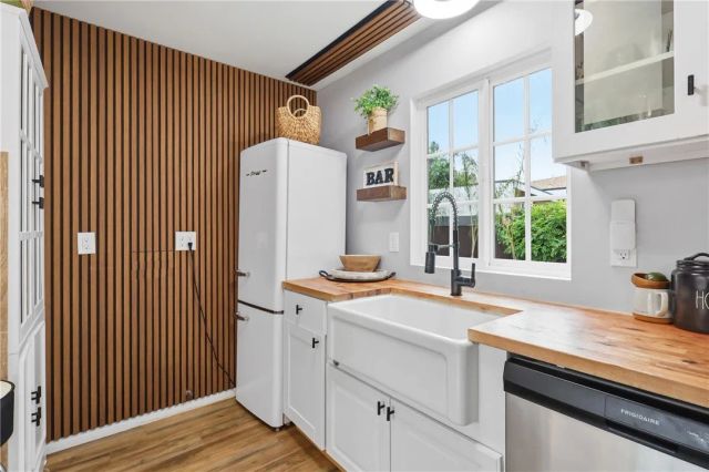 261 N Oak, Pasadena, CA 91107