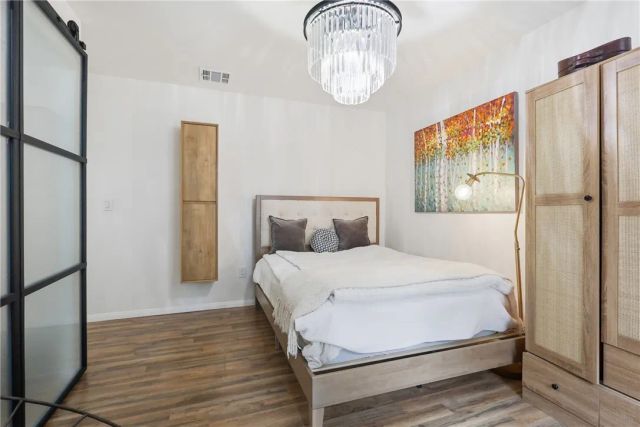 261 N Oak, Pasadena, CA 91107