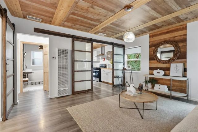 261 N Oak, Pasadena, CA 91107
