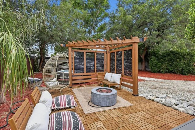 261 N Oak, Pasadena, CA 91107