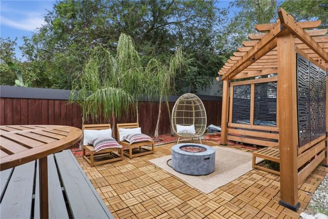261 N Oak, Pasadena, CA 91107