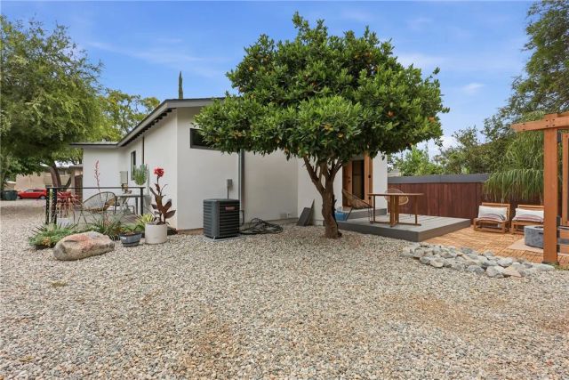 261 N Oak, Pasadena, CA 91107