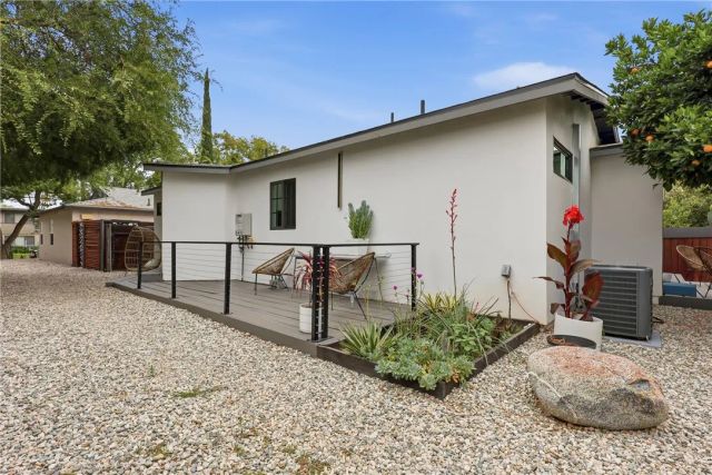 261 N Oak, Pasadena, CA 91107