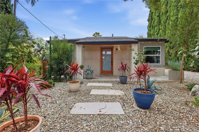261 N Oak, Pasadena, CA 91107