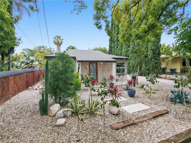 261 N Oak, Pasadena, CA 91107