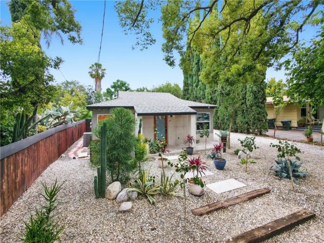 261 N Oak, Pasadena, CA 91107