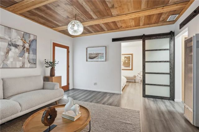 261 N Oak, Pasadena, CA 91107
