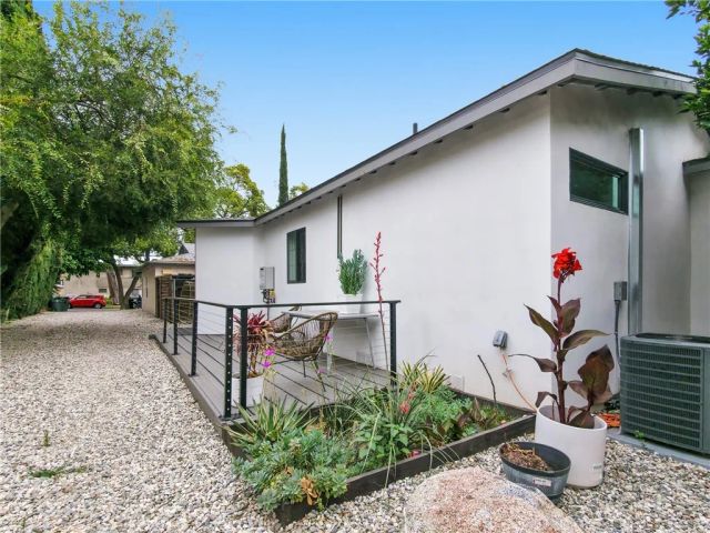 261 N Oak, Pasadena, CA 91107