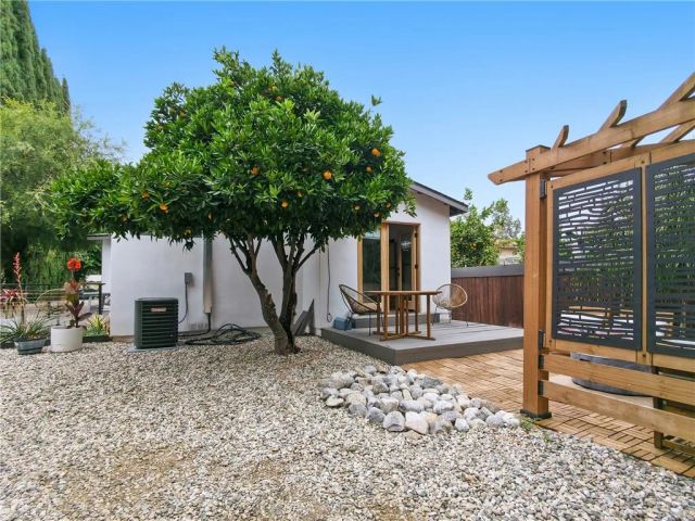 261 N Oak, Pasadena, CA 91107