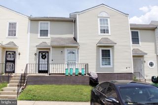 5834 N HOLLY SPRINGS DR #2, Capitol Heights, MD 20743