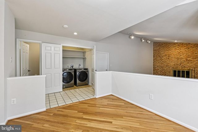 1102 BETTSTRAIL WAY, Rockville, MD 20854