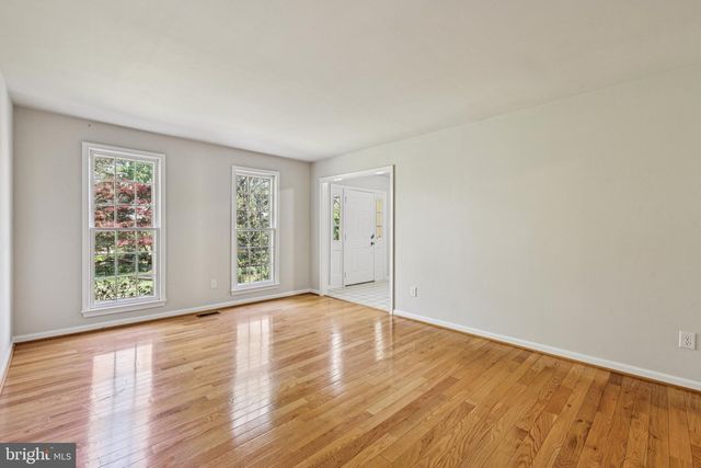 1102 BETTSTRAIL WAY, Rockville, MD 20854