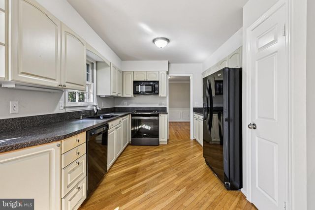 1102 BETTSTRAIL WAY, Rockville, MD 20854