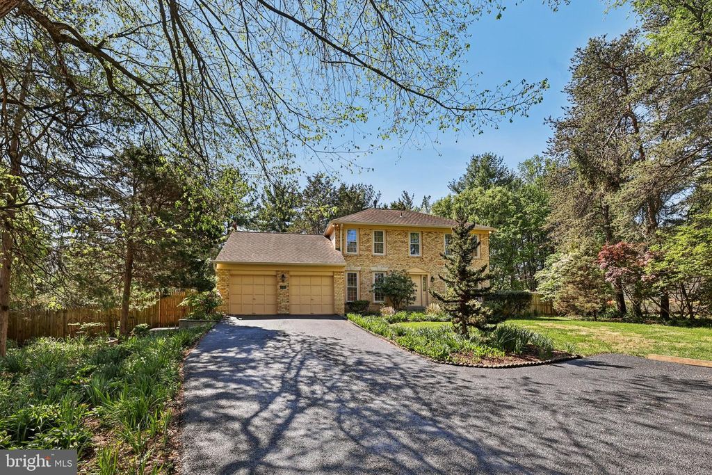 1102 BETTSTRAIL WAY, Rockville, MD 20854