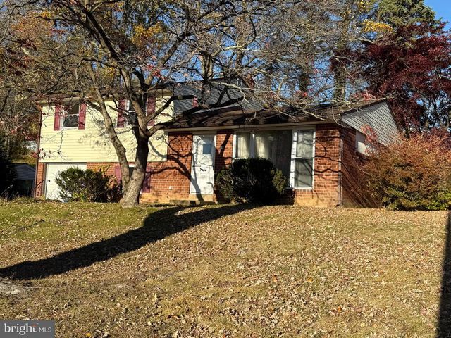 6 GROVE LN, Broomall, PA 19008