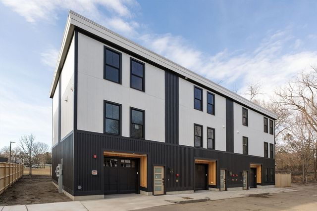 6 Dellmore Road 3, Boston, MA 02130