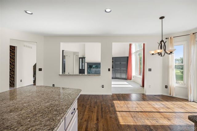 24084 Westmont Drive, Novi, MI 48374
