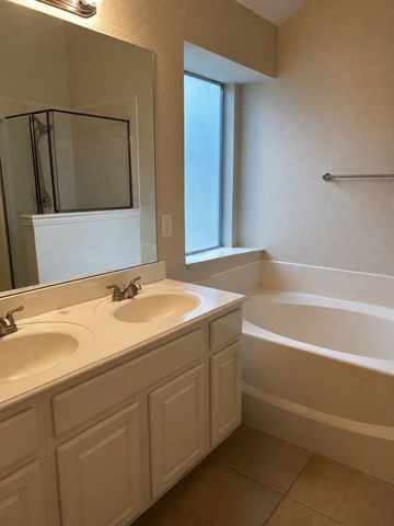 1122 Hayworth Avenue, Duncanville, TX 75137