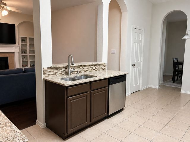 1122 Hayworth Avenue, Duncanville, TX 75137