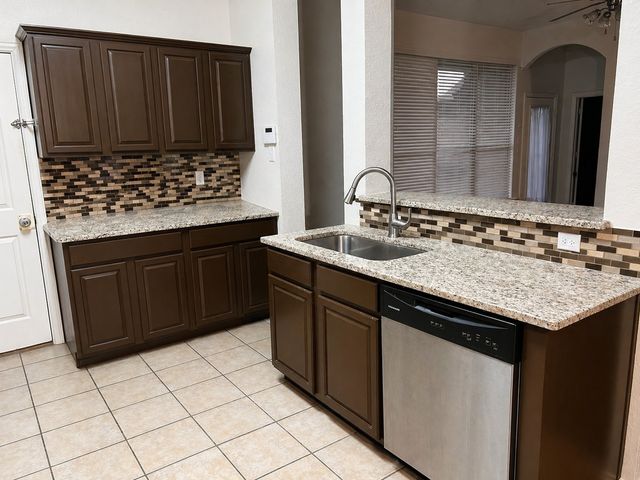 1122 Hayworth Avenue, Duncanville, TX 75137