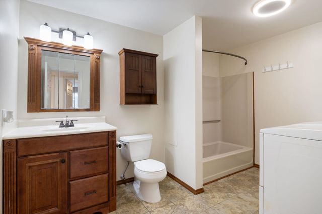 526 Abbott Farm Lane, Hudson, NH 03051