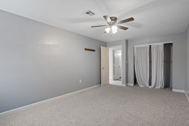 526 Abbott Farm Lane, Hudson, NH 03051