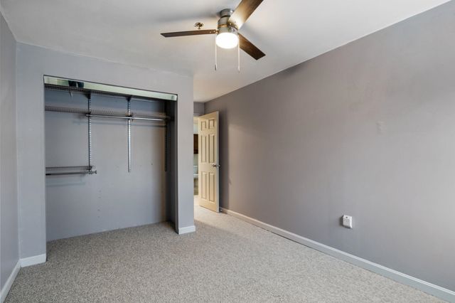 526 Abbott Farm Lane, Hudson, NH 03051