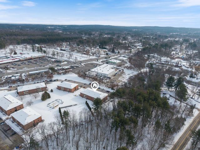 526 Abbott Farm Lane, Hudson, NH 03051