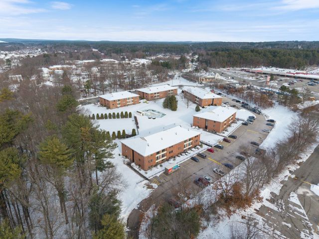 526 Abbott Farm Lane, Hudson, NH 03051