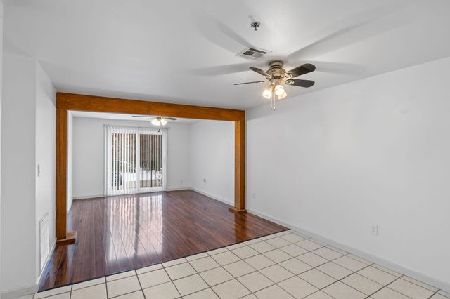 526 Abbott Farm Lane, Hudson, NH 03051