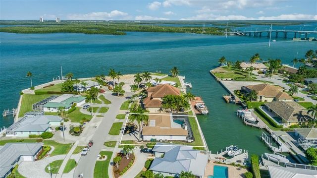 955 Iris CT, Marco Island, FL 34145